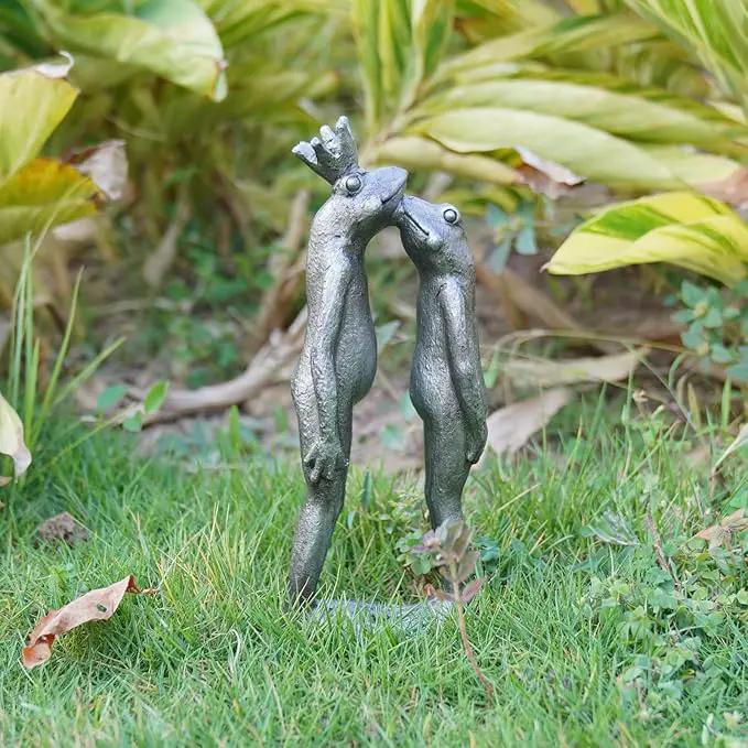 Frog Decor Garden Statue Decor Outside - Couple Kiss Plog Statue Outside Frog Figurines for Yard Patio Lawn Decorations Couple Frogs Front Yard Decorations Outdoor 3.5" 2" 8.75" by GreenHaven Gardens
