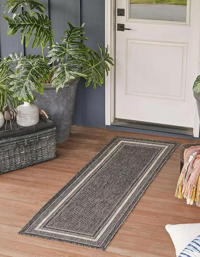 Unique Loom Outdoor Border Collection Area Rug - Soft Border (2' 7" x 10' Runner, Black/ Ivory) by GreenHaven Gardens