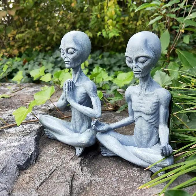 Yoga Alien Statue, Sci-fi Outer Space UFO Alien Figure, Resin Medition Alien Home Office Bookshelf Decor Sculpture, 6.3" H by GreenHaven Gardens