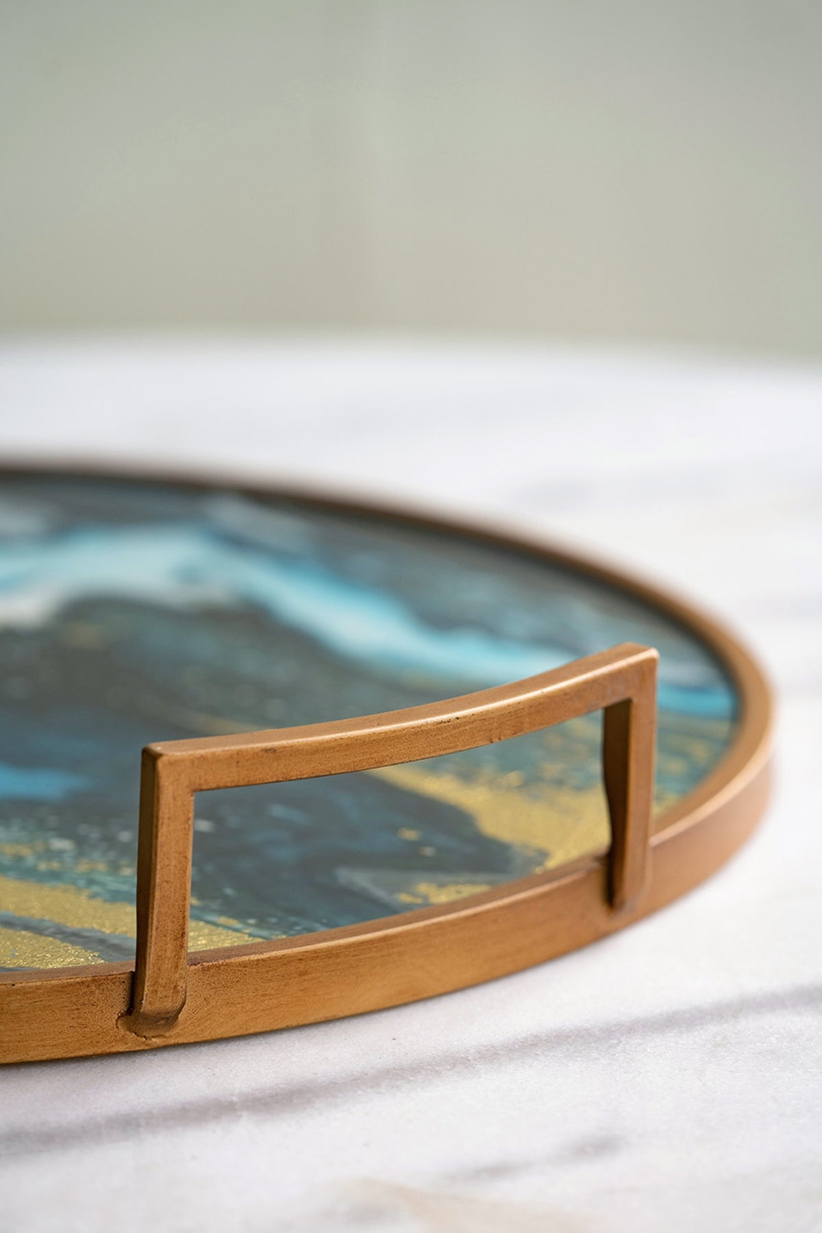 20.9x20.1x3.1" Round Accent Mirrored Tray with Handles by HouseOfZazla