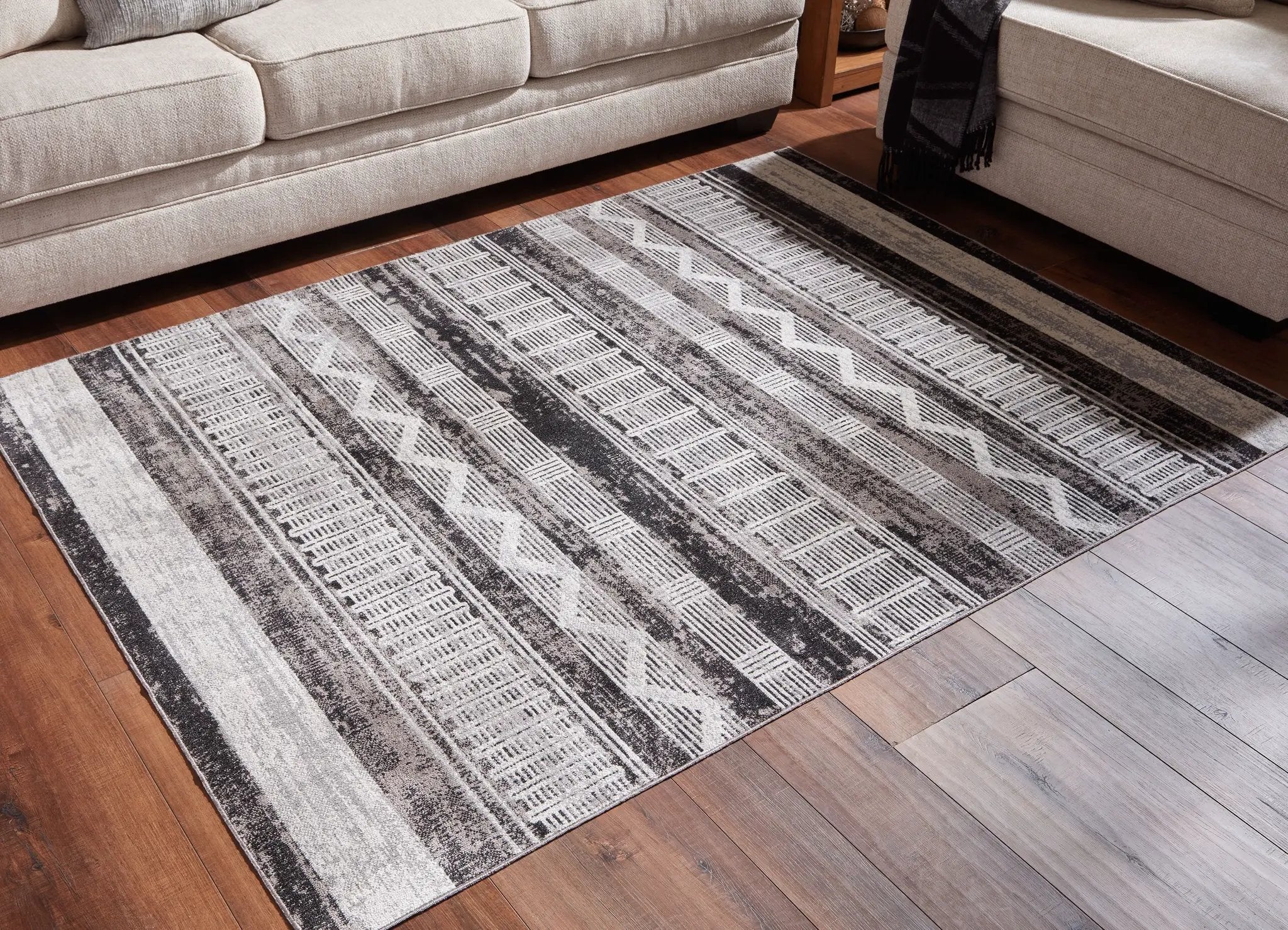 Henchester - Rug by Unique Piece Furniture