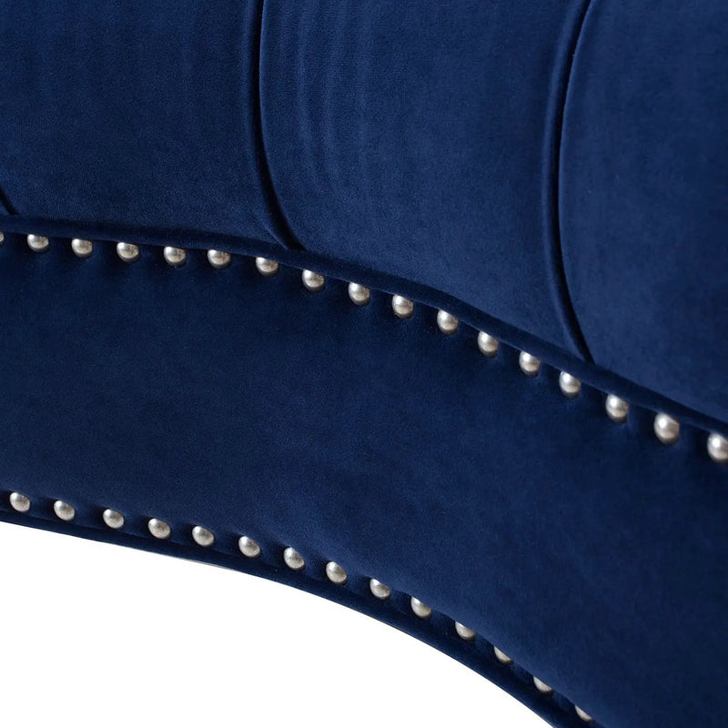 La Rosa - Victorian Tufted Upholstered Accent Chair by HouseOfZazla
