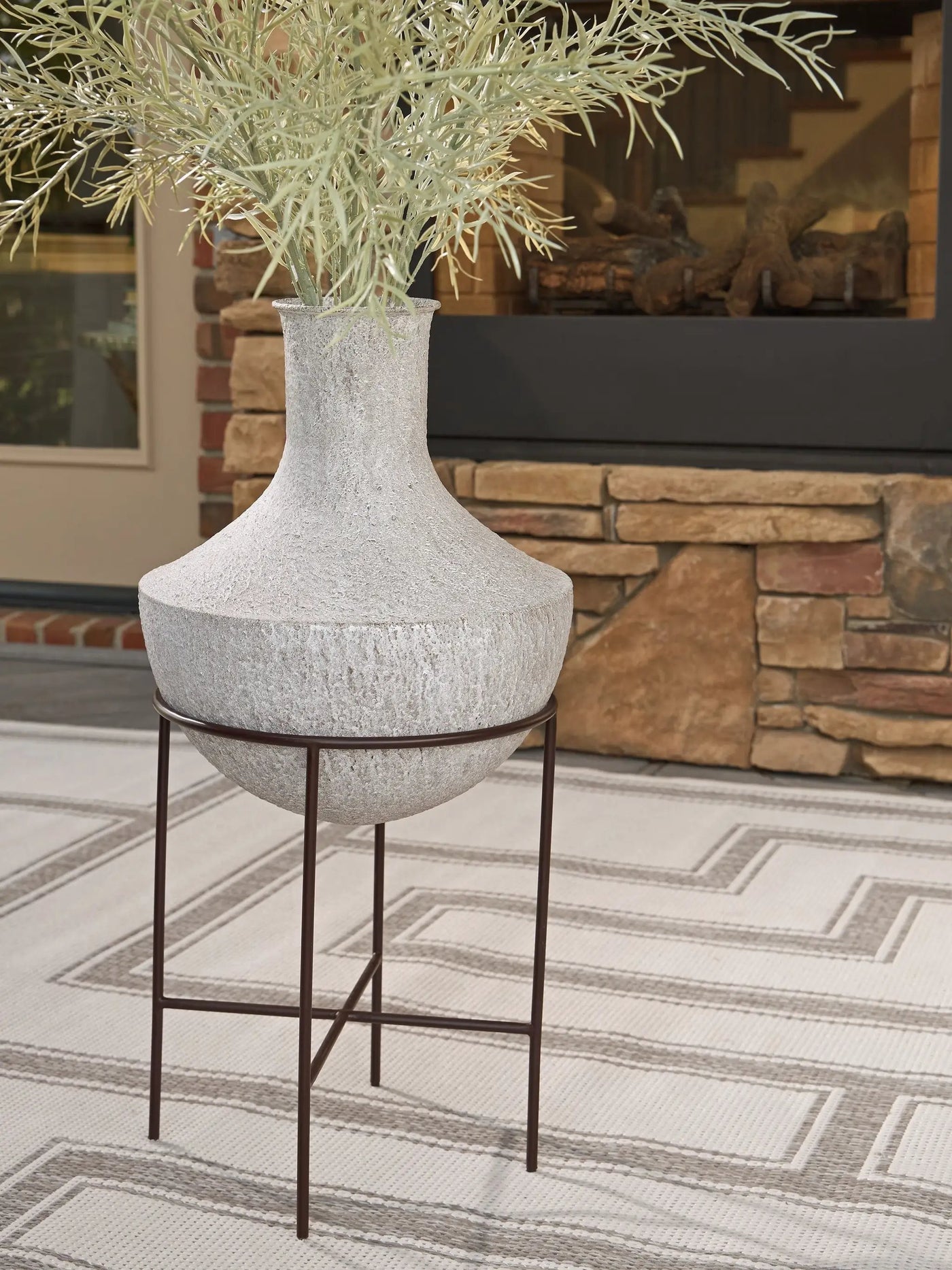 Estonbank - Vase by Unique Piece Furniture