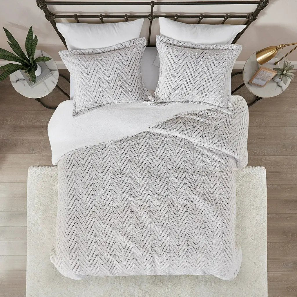 Full/Queen Ultra Plush Down Alternative Comforter Set by HouseOfZazla