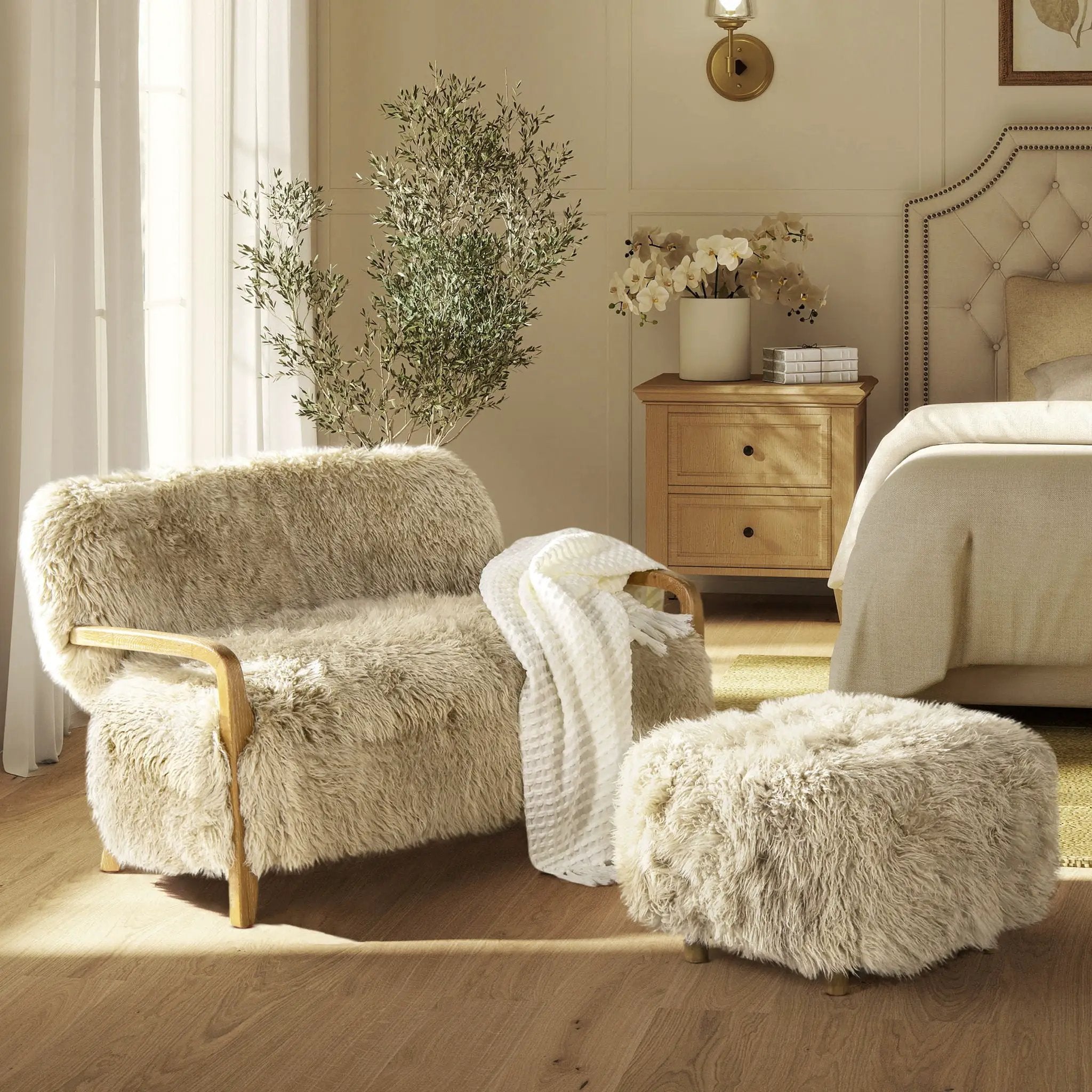 Enchante - Sheepskin Accent Loveseat - Taupe / Natural by HouseOfZazla