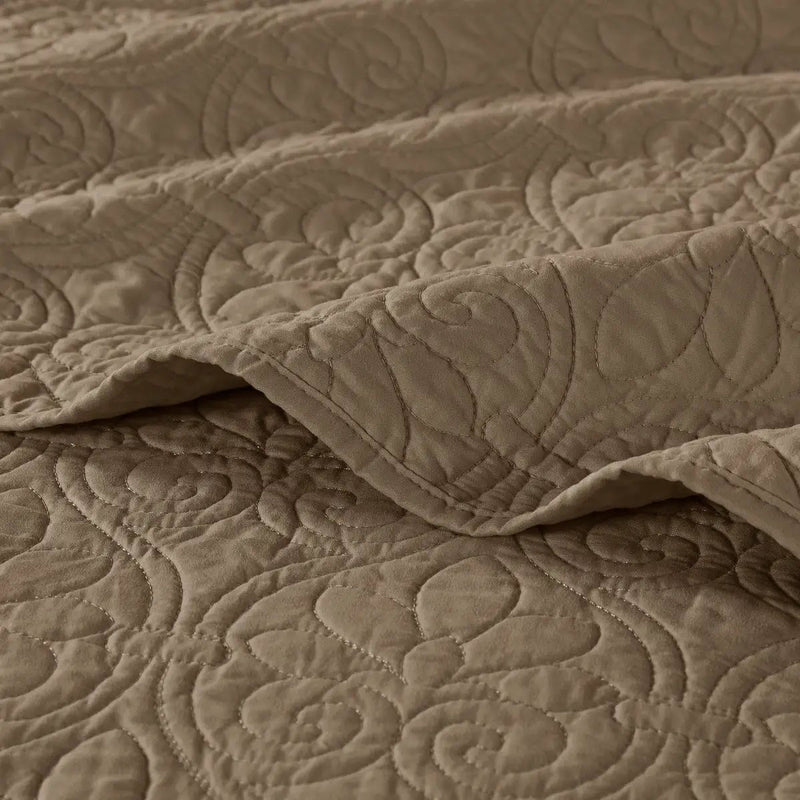 Reversible Quilt Set Mocha King/Cal King by HouseOfZazla
