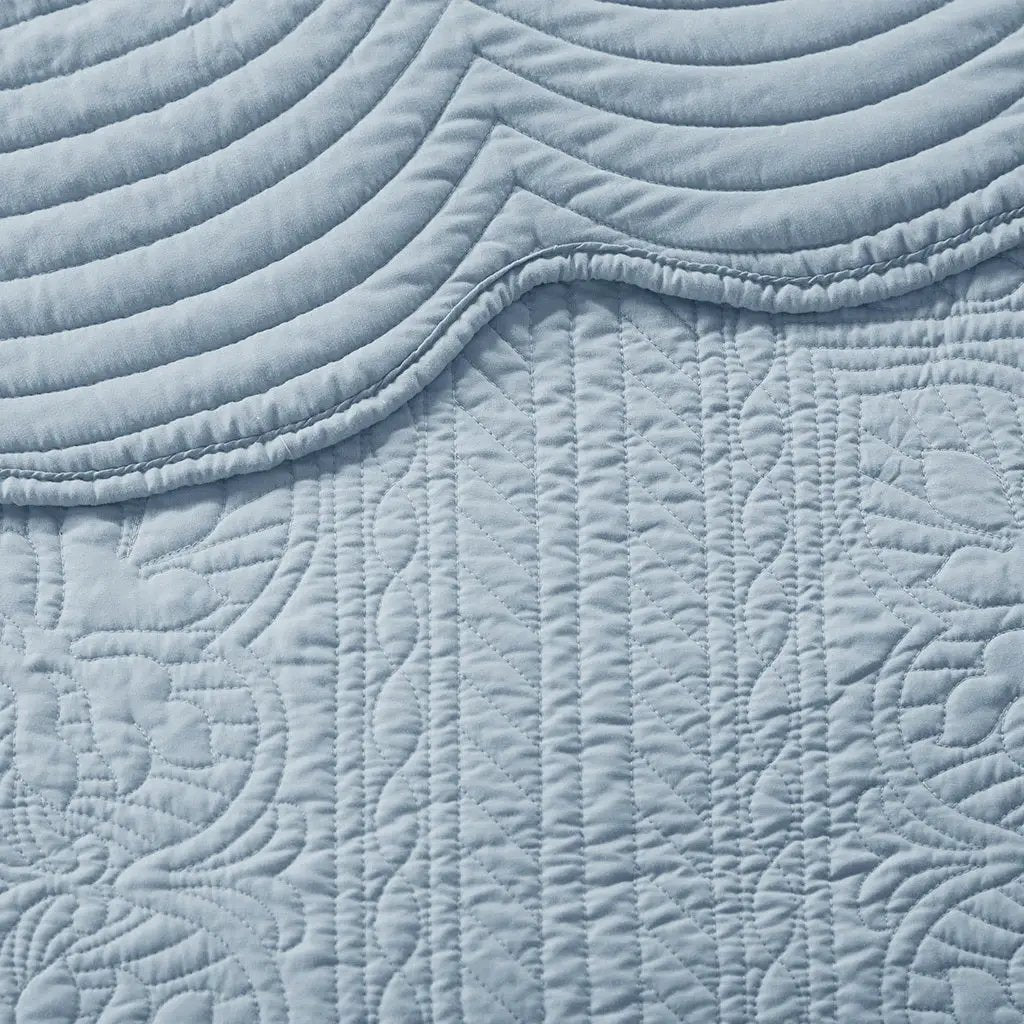 3 Piece Reversible Scalloped Edge Quilt Set - Blue King/Cal King by HouseOfZazla