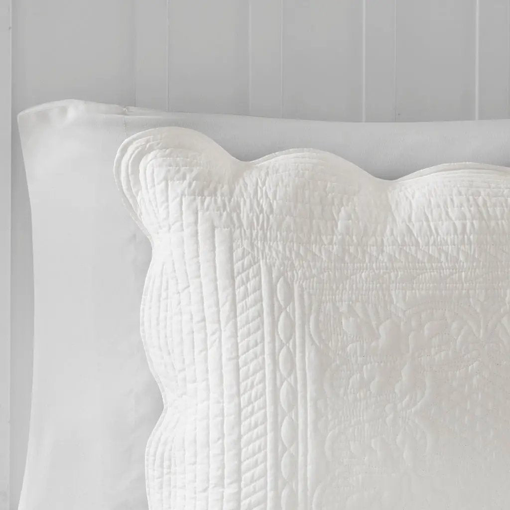 3 Piece Reversible Scalloped Edge Quilt Set White King/Cal King by HouseOfZazla