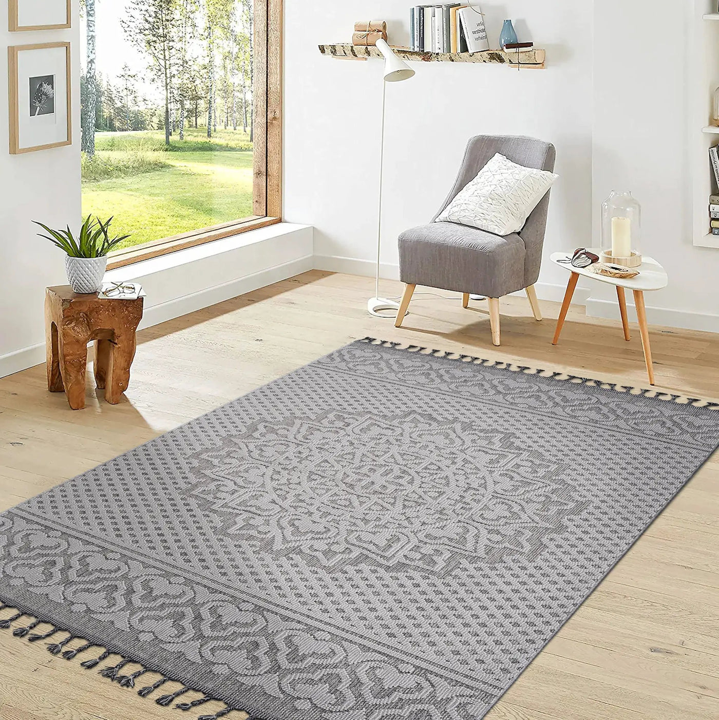 Guros Collection 4' x 6' Area Rug by HouseOfZazla