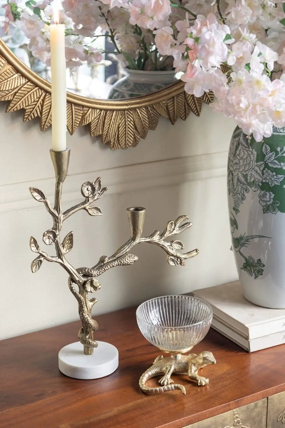 5x5x4.5' Gold Lizard Pedestal Bowl with Ribbed Glass Dish by HouseOfZazla