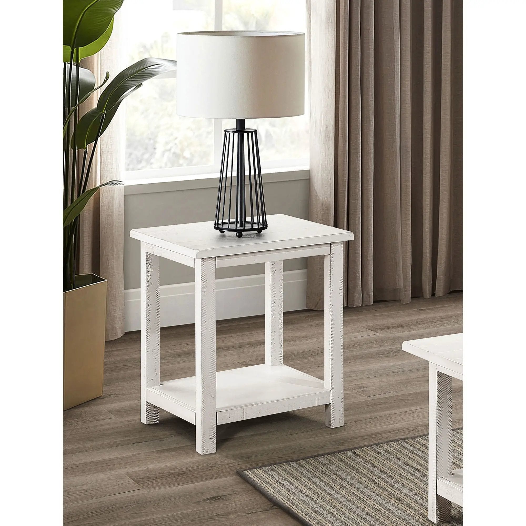 Castleton - Table