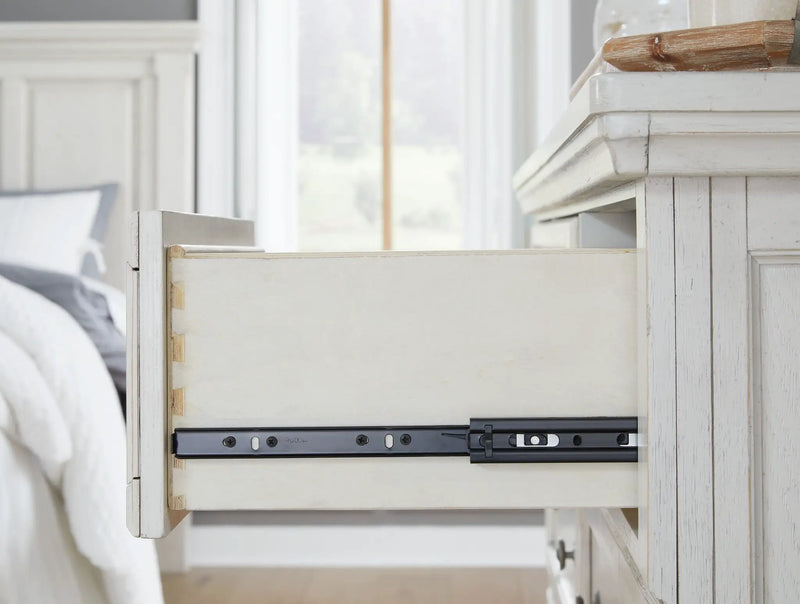 Robbinsdale - Five Drawer Chest - Antique White by Unique Piece Furniture