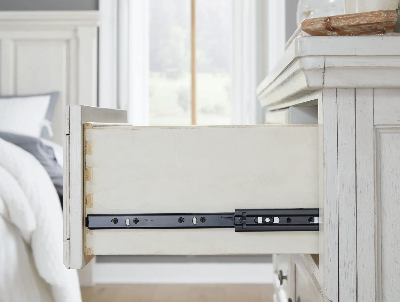 Robbinsdale - Dresser by Unique Piece Furniture