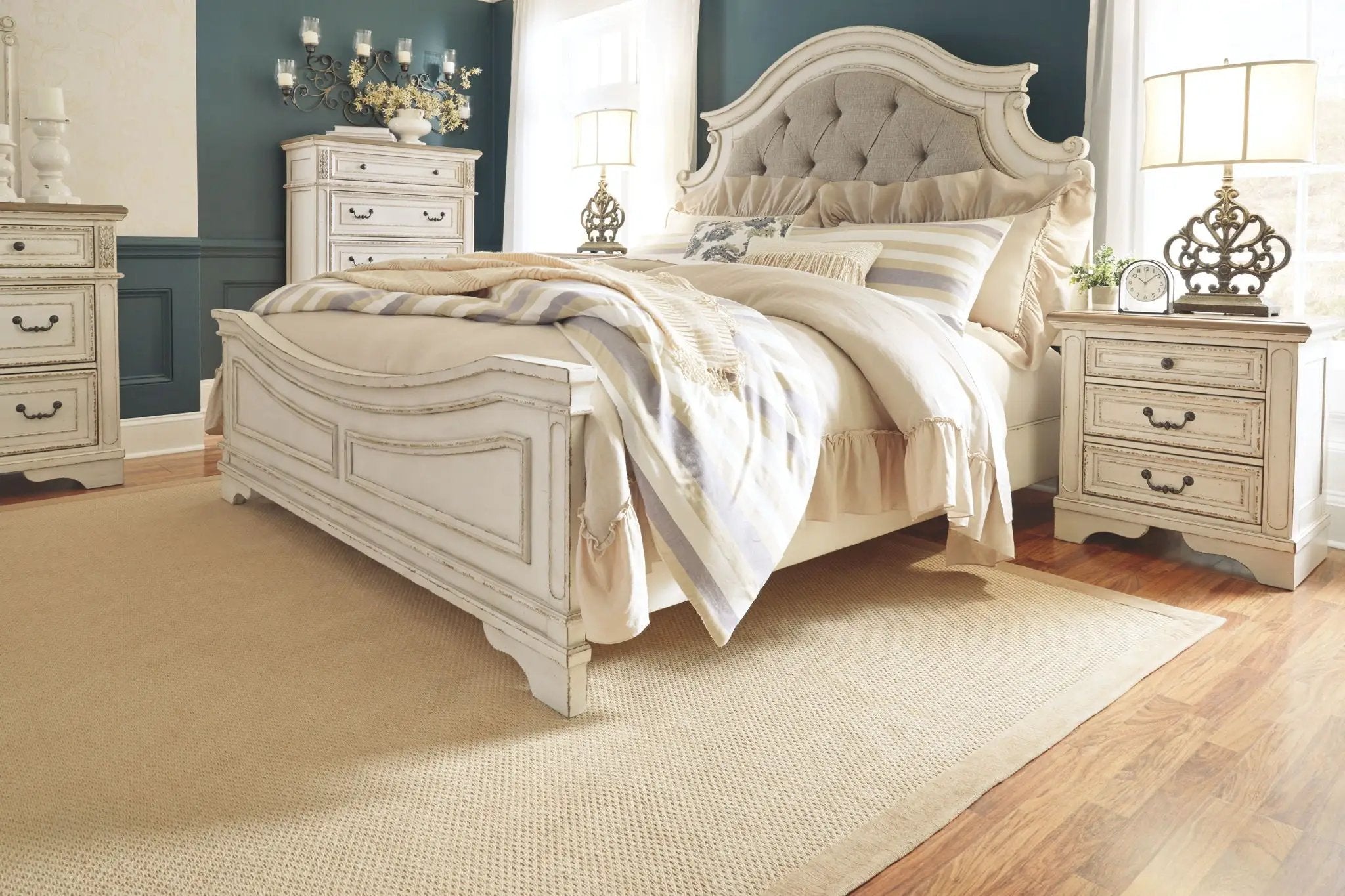 Realyn - Panel Bedroom Set by Unique Piece Furniture