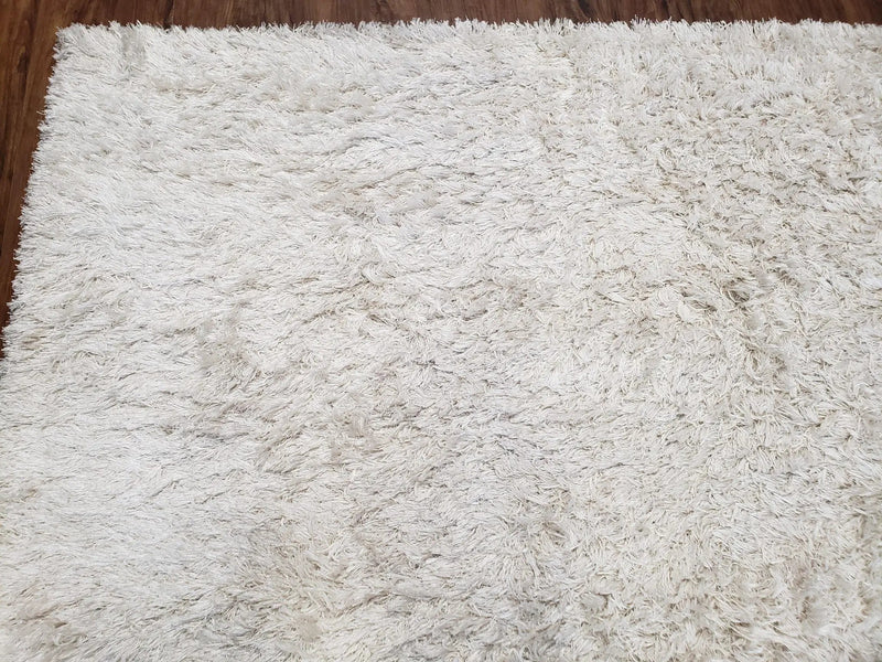 Safavieh Shag Rug 5x8, Pearl White Color, Isaac Mizrachi Shag Collection 5x7 Carpet, High Pile Soft Fluffly Bedroom Rug, Living Room Rug by Jewel Rugs
