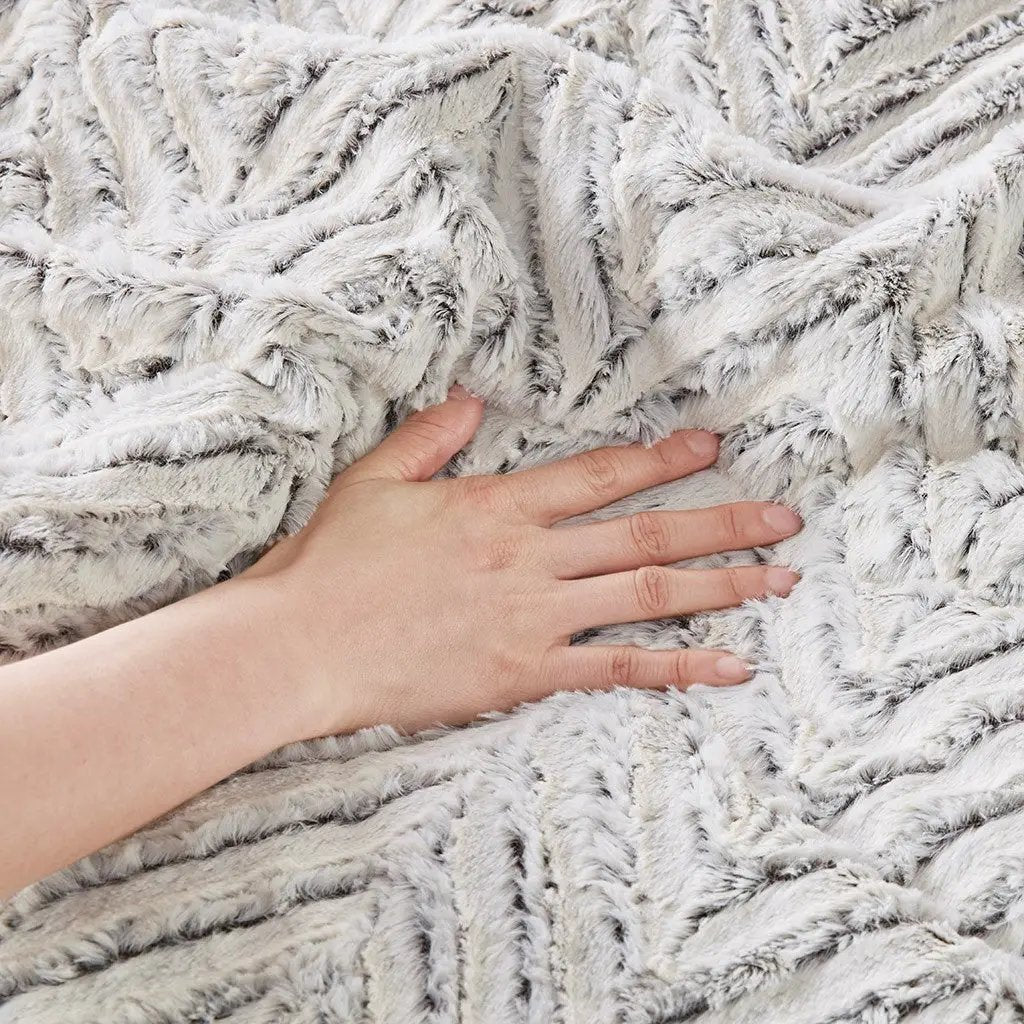 Full/Queen Ultra Plush Down Alternative Comforter Set by HouseOfZazla