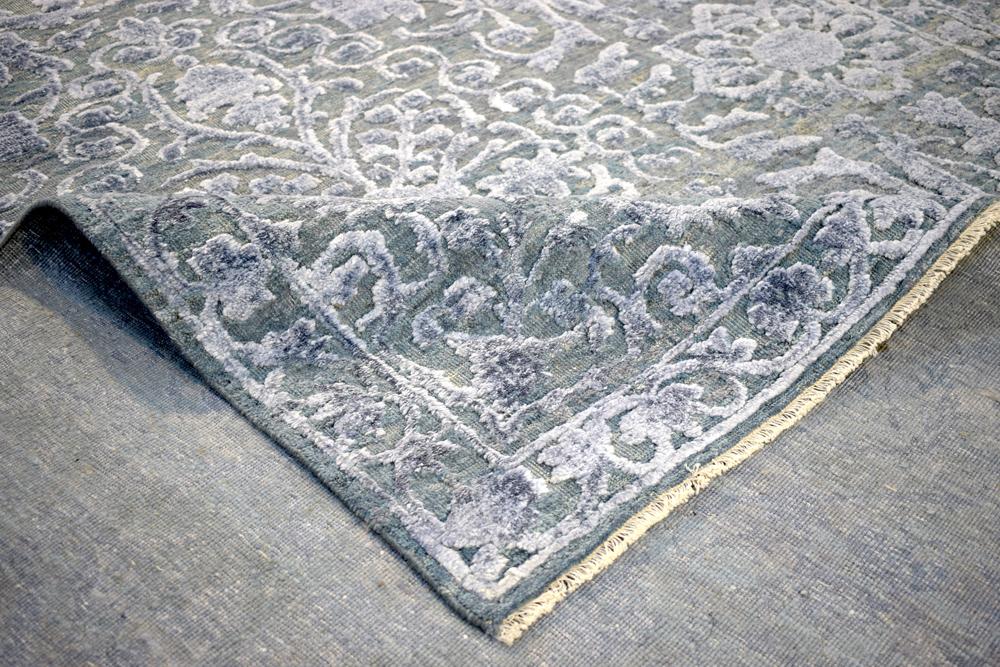 Modern Silver And Gray Hand Knotted Bamboo Silk 8x10 Area Rug by The Rug Decor