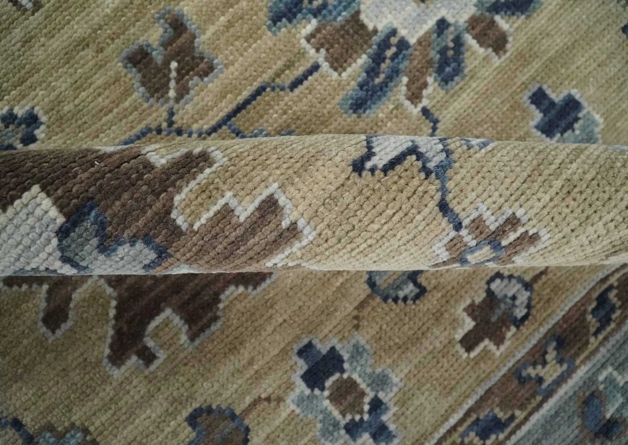 8x10 Traditional Beige and Gray Antique Style Floral Hand knotted Wool Area Rug by The Rug Decor