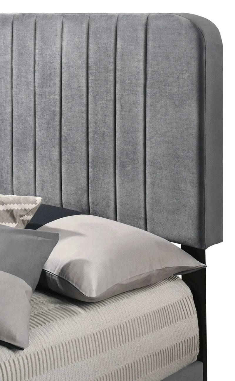 Channel Tufted Bed by HouseOfZazla