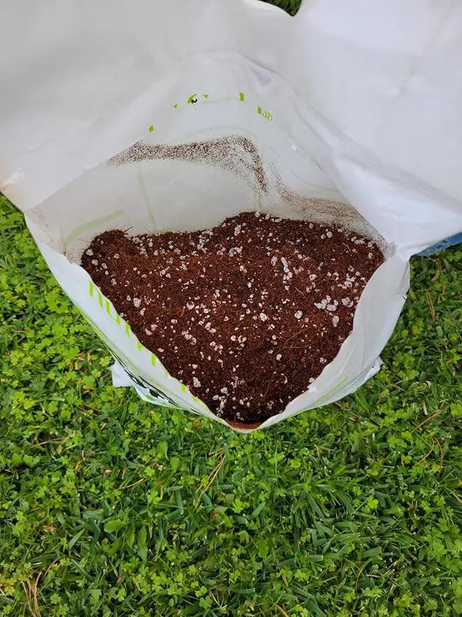 Coco Coir Perlite Mix Potting Soil - 70/30 Blend - Pre Buffered Plant Soil with Calcium, Organic Coconut Coir & Perlite for Plants - Garden Soil for Hydroponic, Indoor & Outdoor Gardening by GreenHaven Gardens