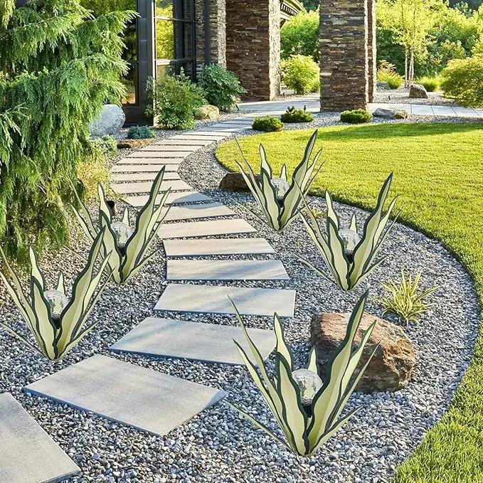 Metal Agave Plant Garden Art, 2 Pack Tequila Rustic Sculpture, Rustic Metal Agave Plants Garden Lawn Home Ornaments, for Yard Stakes, Garden Figurines, Outdoor Patio (2 PCS Green with Light) by GreenHaven Gardens