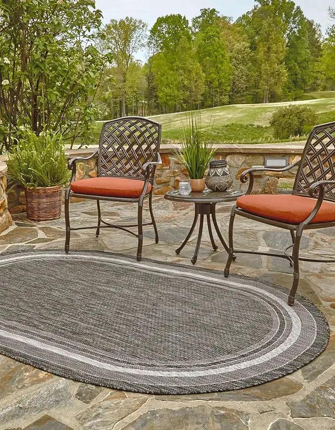 Unique Loom Outdoor Border Collection Area Rug - Soft Border (7' 10" x 10' Oval, Black/ Ivory) by GreenHaven Gardens