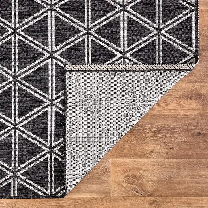 Keen Home Design Outdoor Rug - 5x8 Washable Indoor/Outdoor Rug for Patio, Balcony, Kitchen, Garden, Beach, Deck and Porch. Size: 5'3" x 7'7" by GreenHaven Gardens