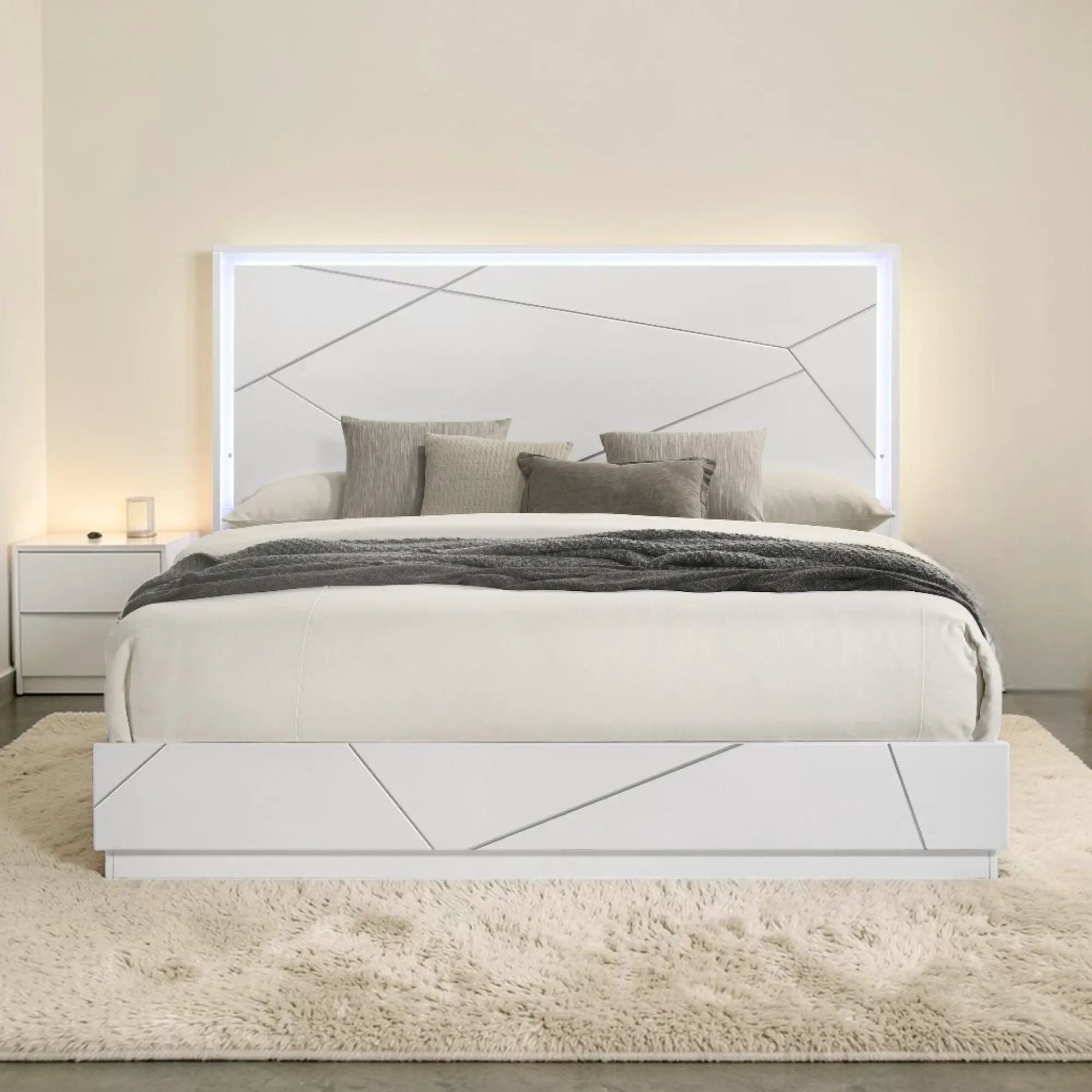 Esther - Queen Bed With LED - Silver / White by HouseOfZazla
