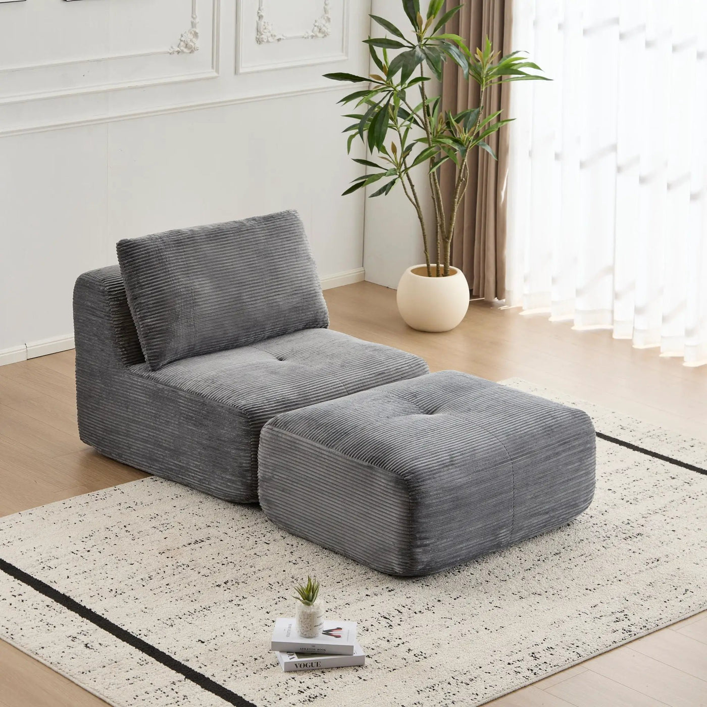 Single Chaise Longue With Movable Ottoman For Living Room by HouseOfZazla
