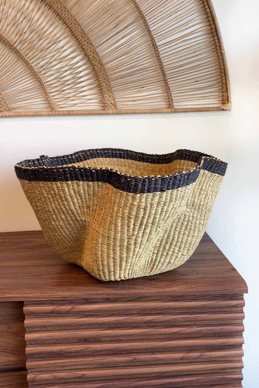 Black-Trimmed Wave, photo 4 of 4