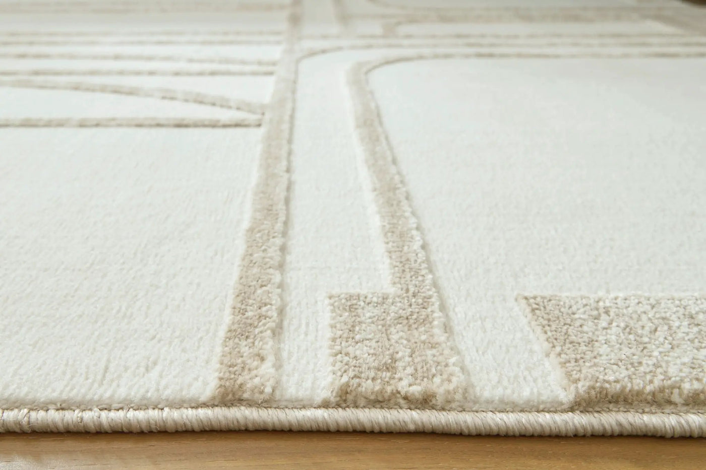 Farongrove - Rug by Unique Piece Furniture