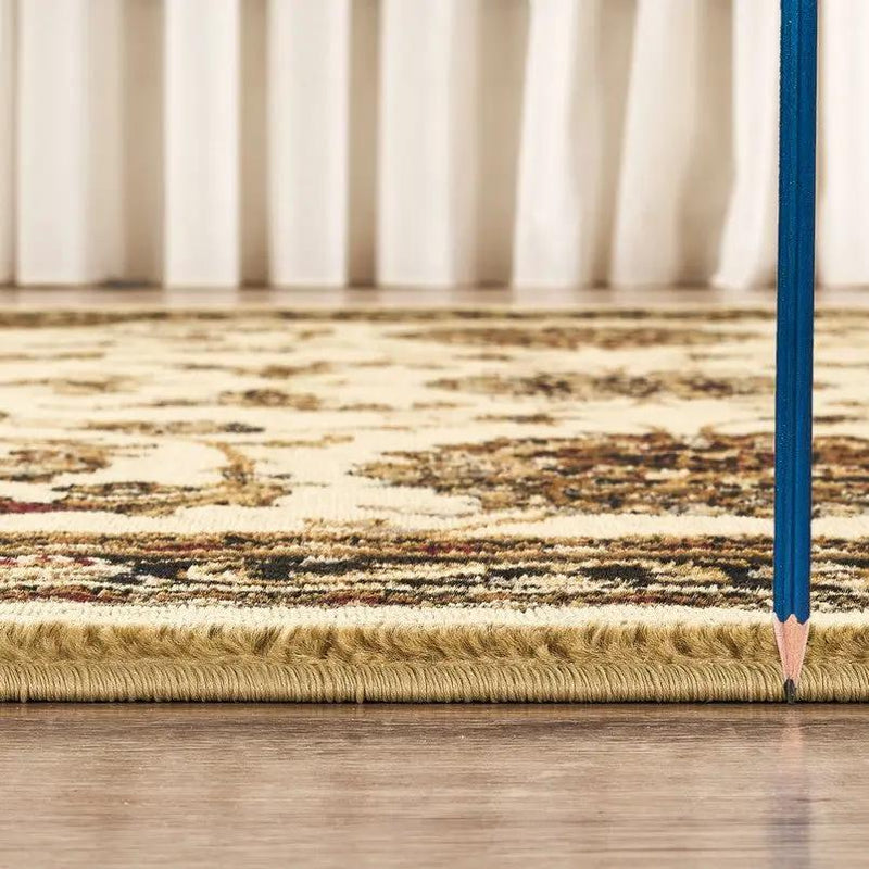 Classic GC_VIN5011 Cream Area Rug by HouseOfZazla