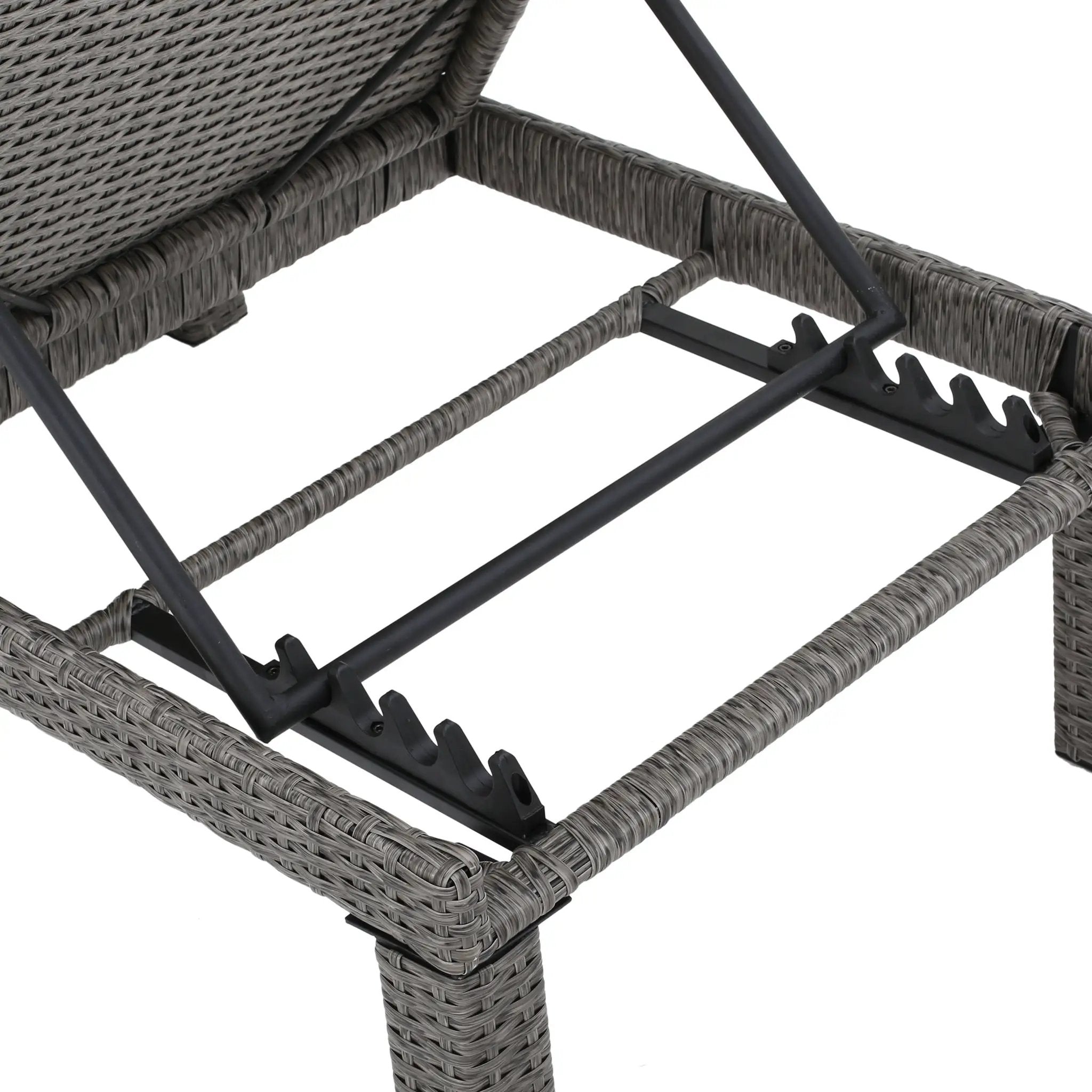 Puerta KD Chaise Lounge by HouseOfZazla