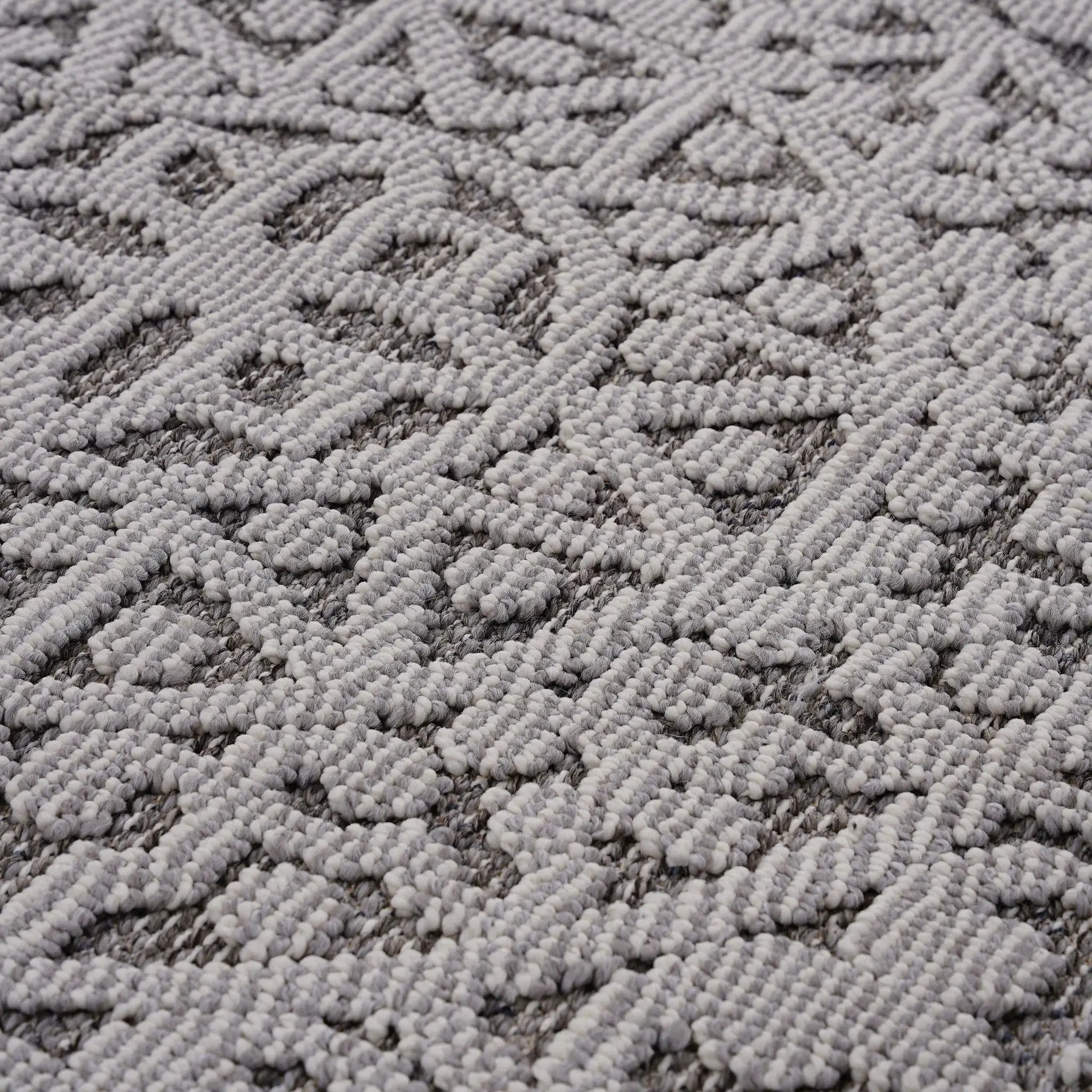 Guros - 6' X 9' Medallion Indoor / Outdoor Area Rug - Gray / White by Unique Piece Furniture