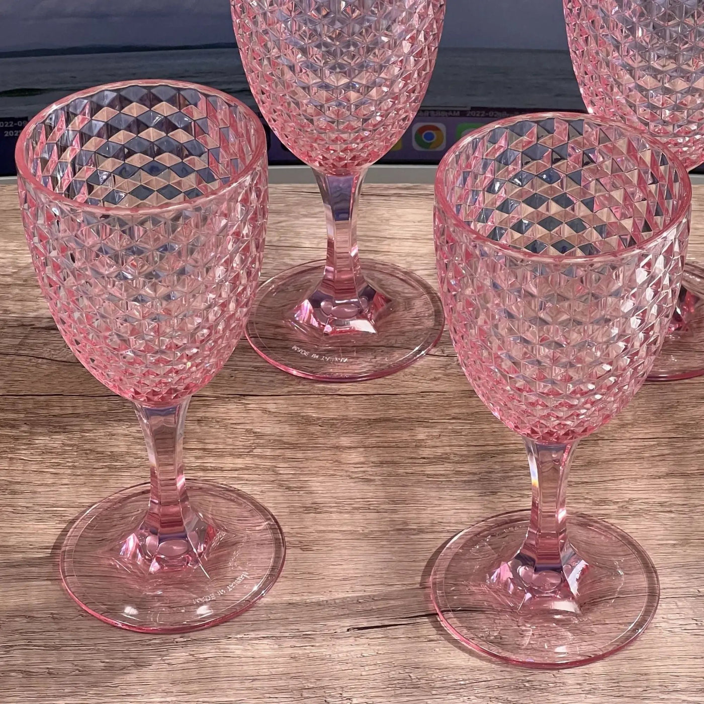 Diamond Cut Plastic Wine Glasses (Set of 4) by HouseOfZazla