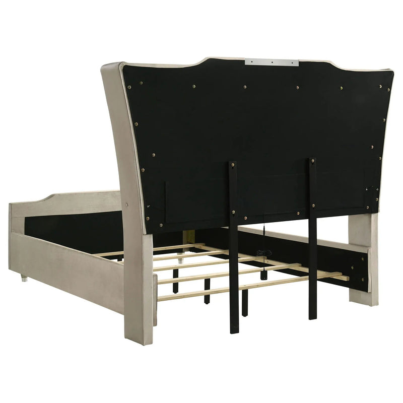 Lorient 5-piece Queen Bedroom Set Ivory and Camel by Unique Piece Furniture