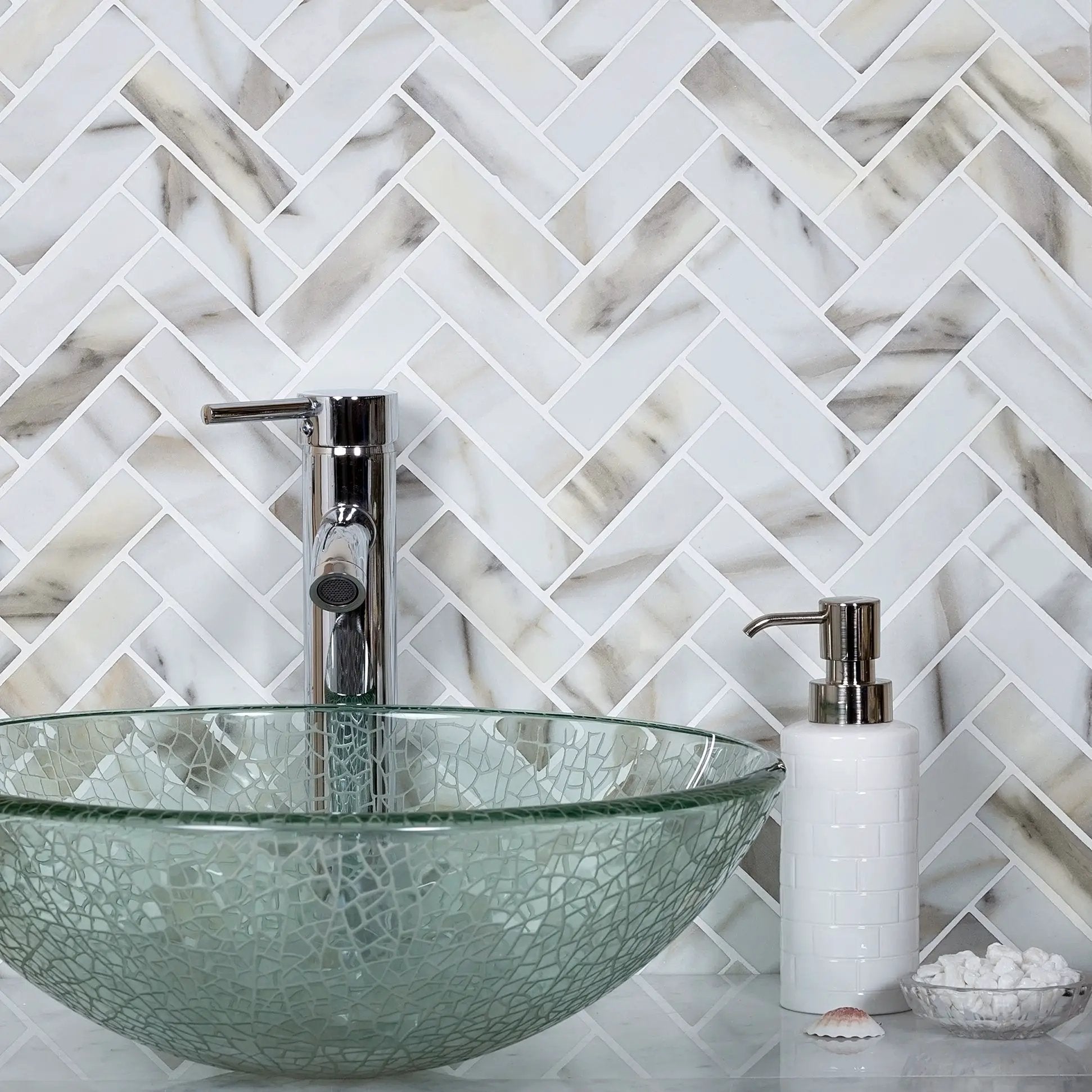 White Beige 11x13 Matte Herringbone Recycled Glass Mosaic Tile (10 pack, 9.625 sq ft/case) by Apollo Tile