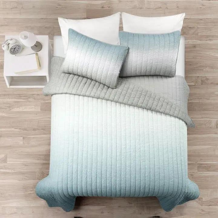 King size Aqua Blue and Grey Lightweight Polyester Fabric 3 Piece Quilt Set by HomePacific