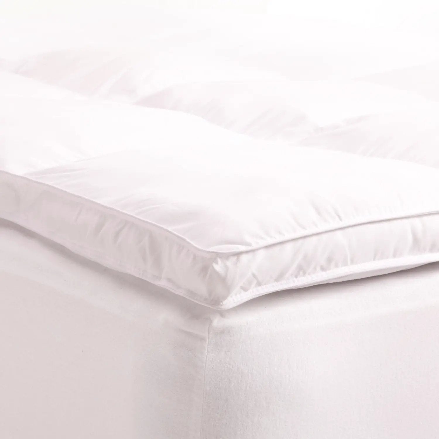 Queen size Down Alternative Mattress Topper by HomePacific