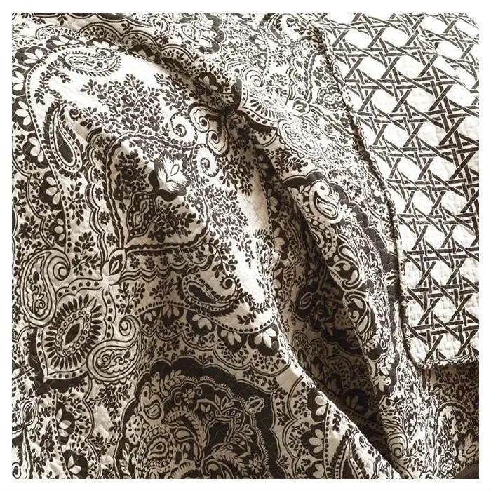 Queen size 3-Piece Quilt Set 100-Percent Cotton in Black White Damask by HomePacific