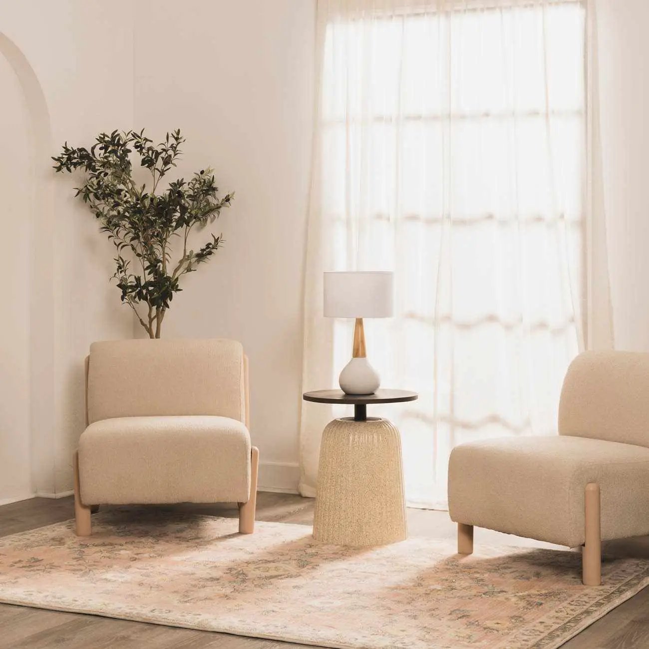 Baugo White Ceramic Table Lamp by Boutique Rugs
