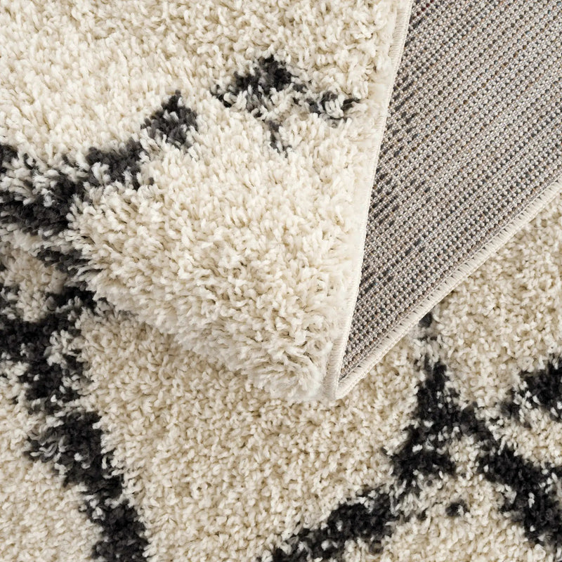 Wallagrass Beige/Black Trellis Tassel Shag by Hauteloom