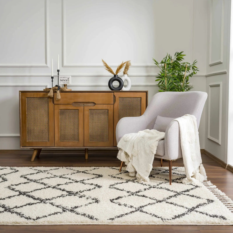 Wallagrass Beige/Black Trellis Tassel Shag by Hauteloom