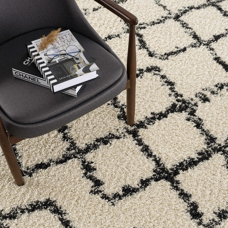 Wallagrass Beige/Black Trellis Tassel Shag by Hauteloom