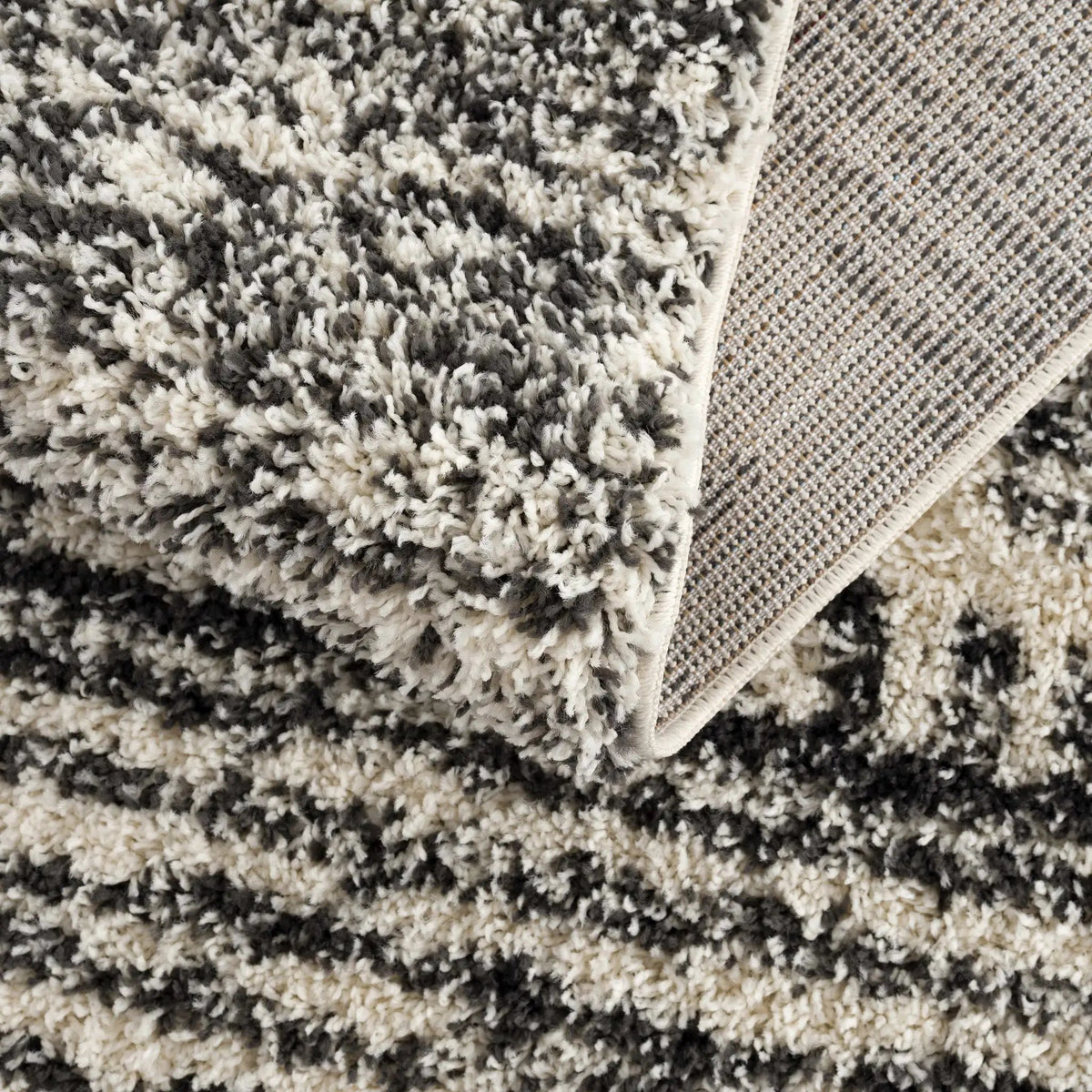 Fishhook Berber Shag Rug, photo 15 of 18