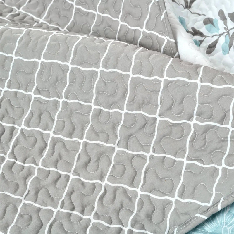 Full/Queen Blue Grey Floral Lightweight Thin Polyester Fabric 3-Piece Quilt Set by HomePacific