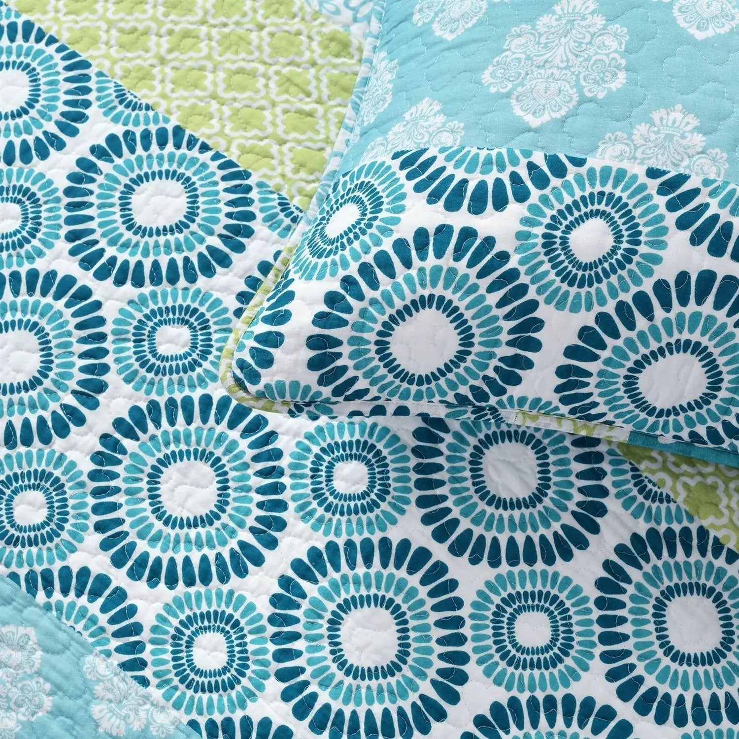 Full/Queen Cotton 3 Piece Reversible Blue White Green Floral Damask Quilt Set by HomePacific
