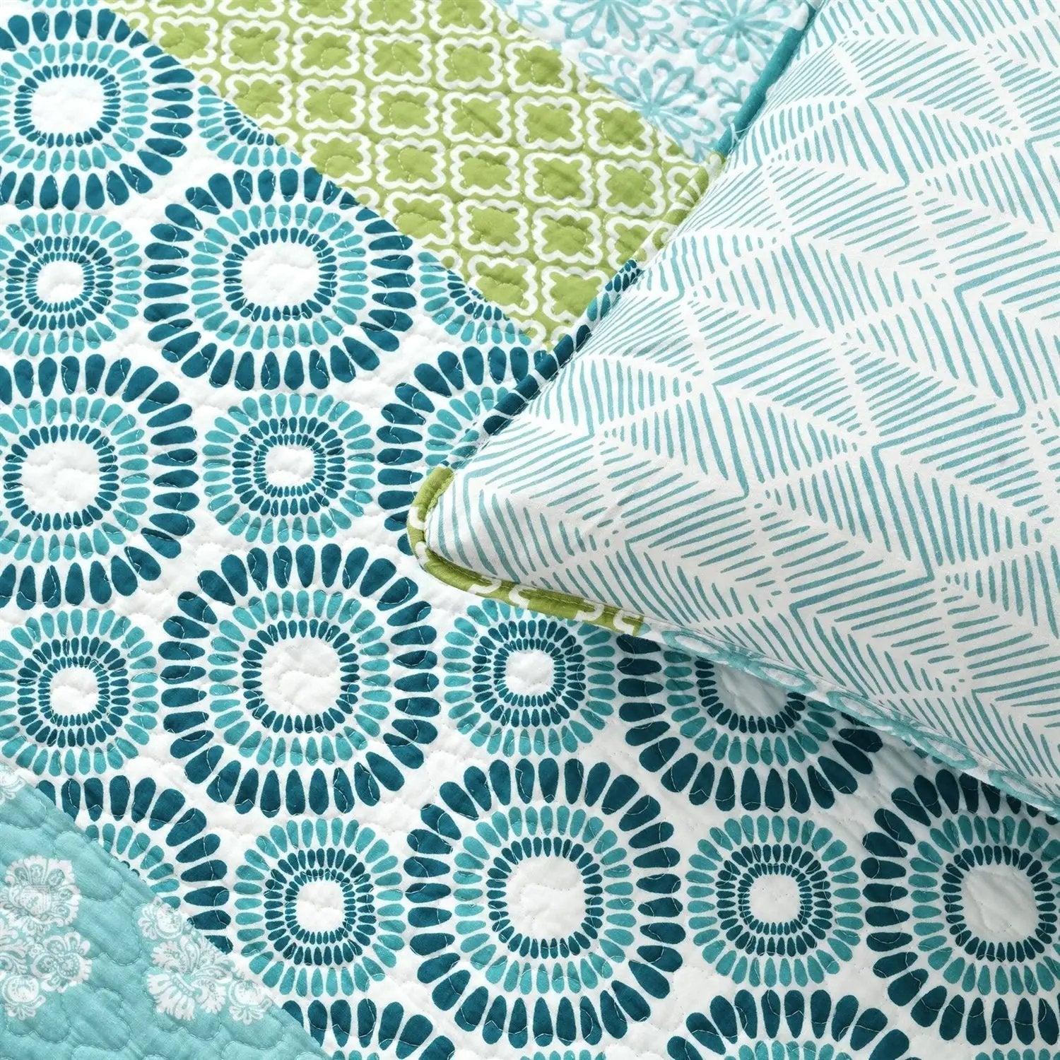 Full/Queen Cotton 3 Piece Reversible Blue White Green Floral Damask Quilt Set by HomePacific