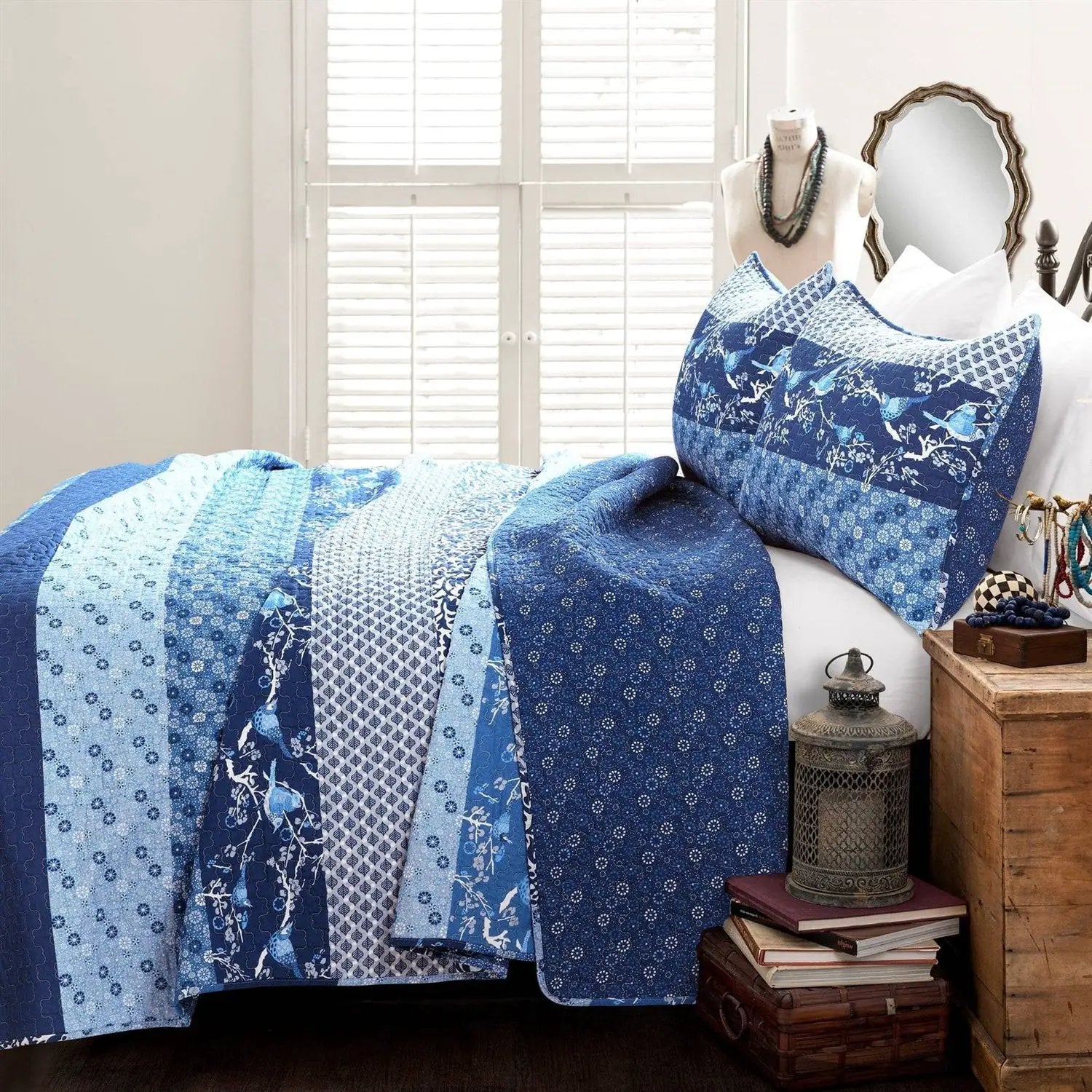 King Size Blues Boho Reversible Lightweight Quilt Set by HomePacific