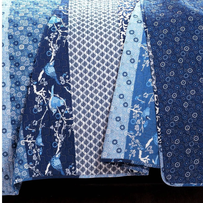 King Size Blues Boho Reversible Lightweight Quilt Set by HomePacific